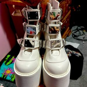 white platform demonias size 8